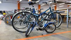 Unterschiedliche Fahrräder bei Stilbruch