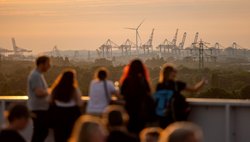 Besucher:innen bei der Sternschnuppennacht