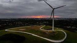 Der Horizontweg auf dem Energieberg am Abend