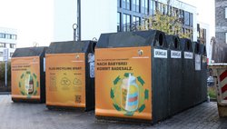 Motive der Recyclingkampagne auf Glascontainern