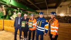 Jens Kleinschmidt, Katharina Fegebank, Daniela Enslein, Jörg Mischer und Tanja Böhlke in der neuen Rottehalle