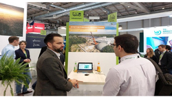 Projektingenieur Marcel Schröder erklärt das Wasserstoffprojekt am Bützberg