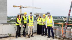 Gruppenbild auf dem Dach des ZRE